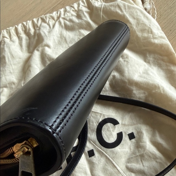 A.P.C. Black Demi-Lune Clutch Leather - Picture 5 of 13
